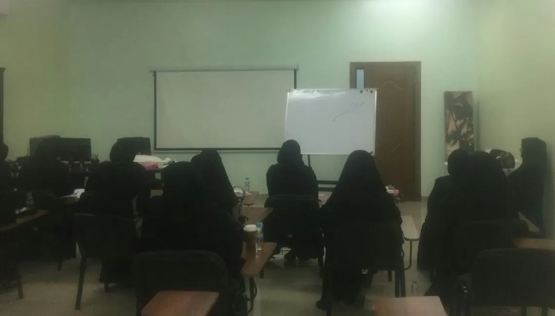 الأوجام.. 28 سيدة يستعرضن تجاربهن في البيع والتسويق الناجح