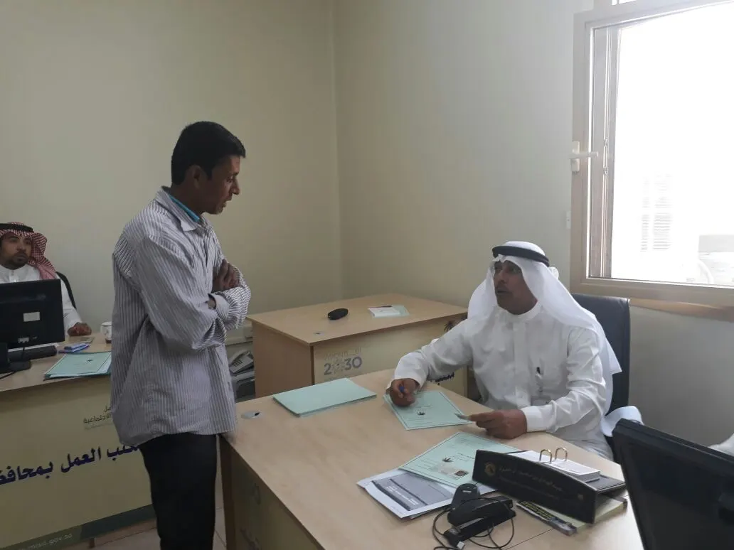 بالصور..ضبط 4 مخالفين لنظام العمل والإقامة بين النابية وسيهات