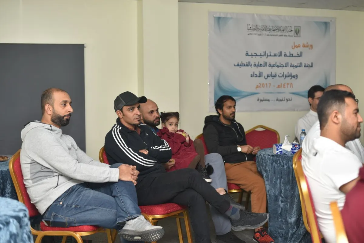 «بهجة مزارع» تحت دائرة النقد المباشر لفوتوغرافيي القطيف