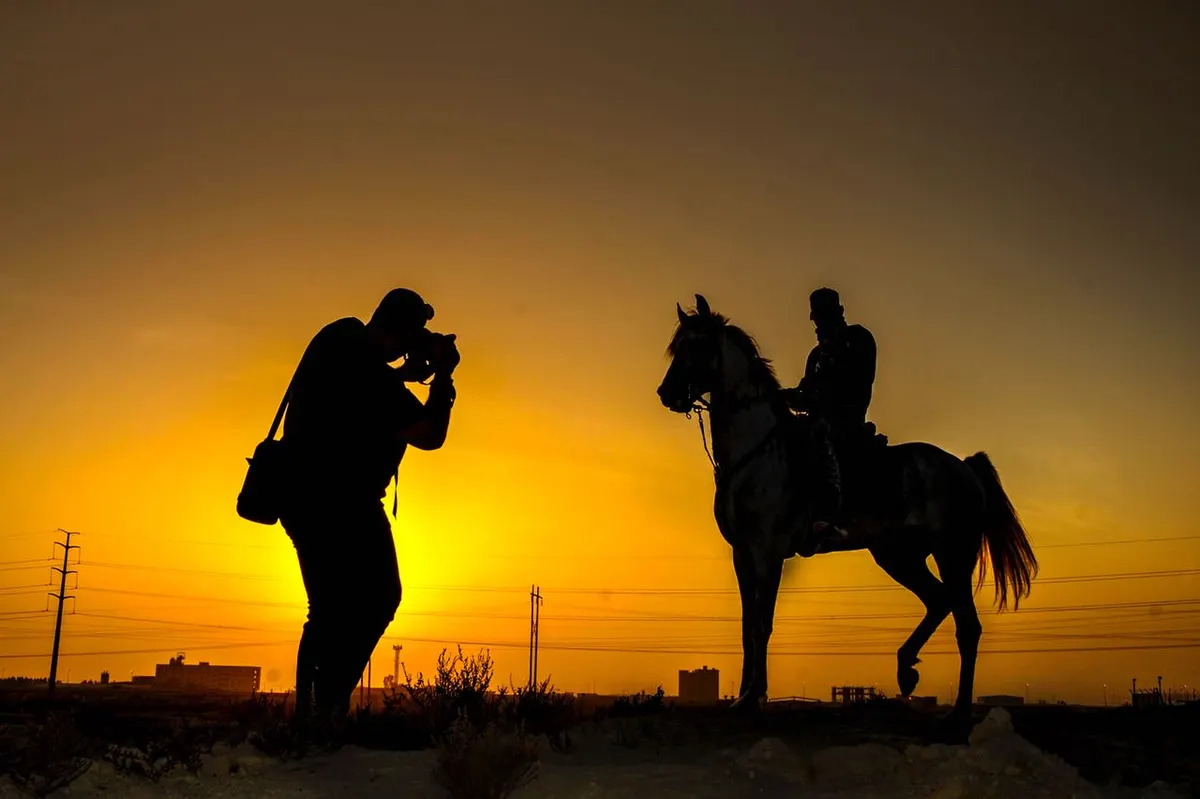 10 خيول تستعرض أصالتها في 1500 صورة لـ «وميض القديح»