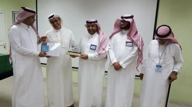 القطيف.. العليط يكرم أوائل «زدني علماً»