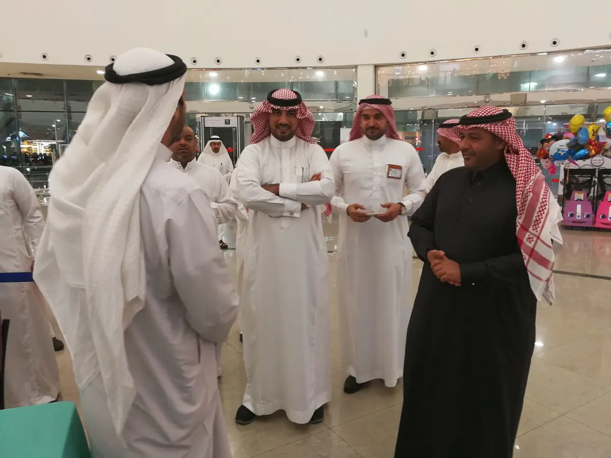 مدير تعليم القطيف يقف على سير مبادرة المكتب في تسجيل الطلاب عبر «نور» بالمدارس