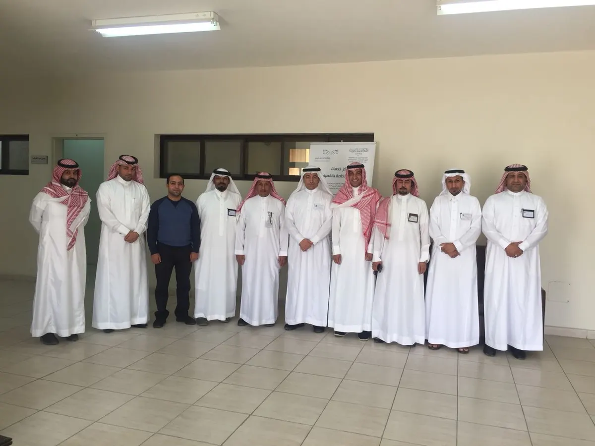 الرس تطلع على تجربة مركز الخدمات الخاصة بالقطيف