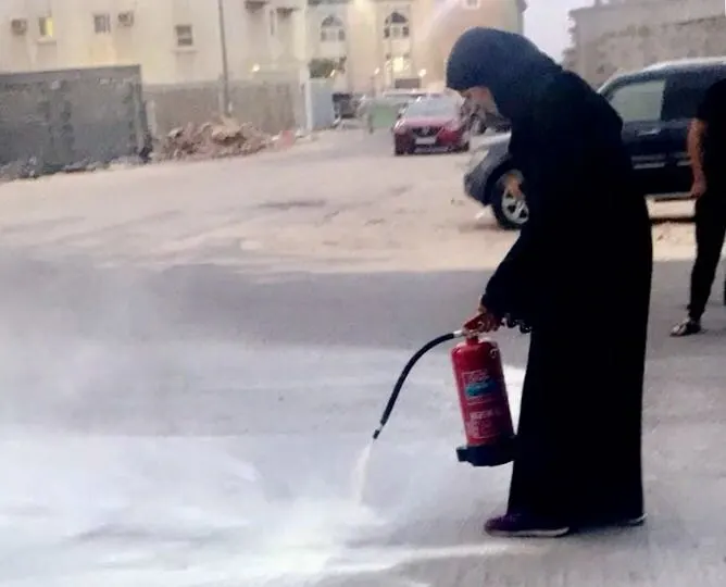 صفوى.. متطوعو «بصمة خير» يطفؤون الحرائق ويتعاملون معها