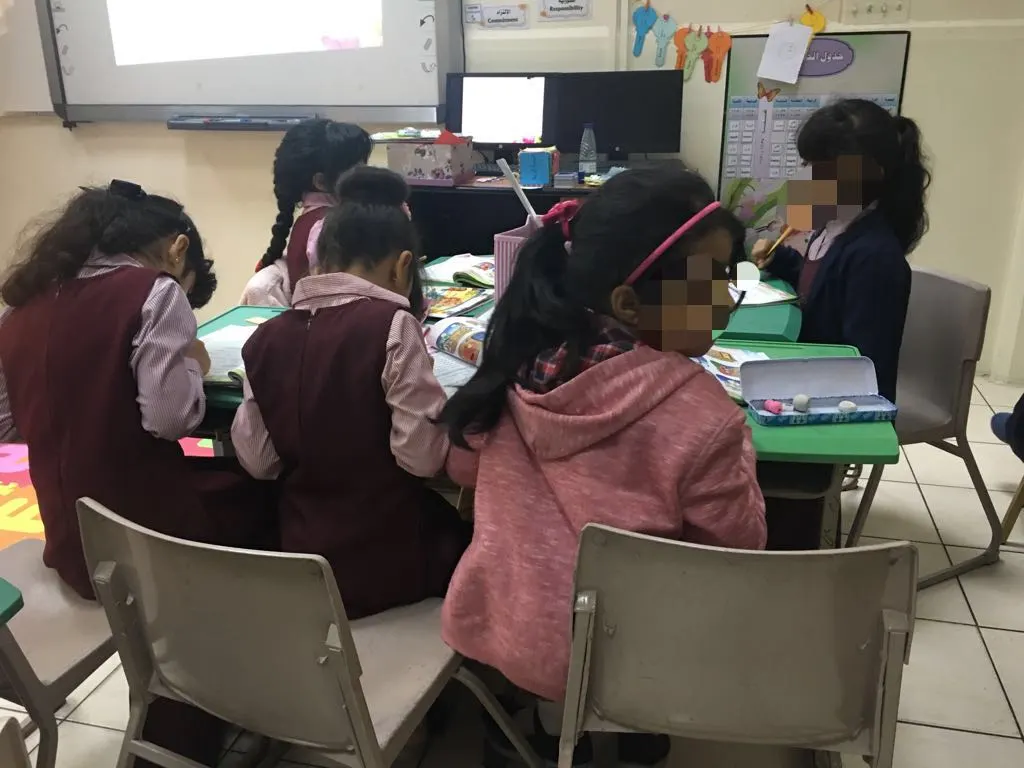 رحلة إلكترونية تجمع طالبات بأفراد عوائلهن
