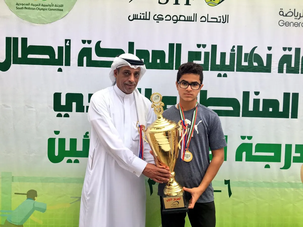 اللاعب المحسن بطلاً لنهائيات المملكة والطويلب يهديه مكافأة مالية