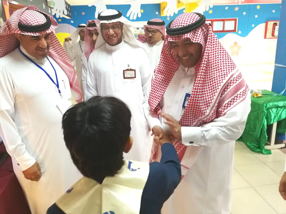 «تعليم القطيف» يساعد مستخدمي «نظام نور» في سيتي مول