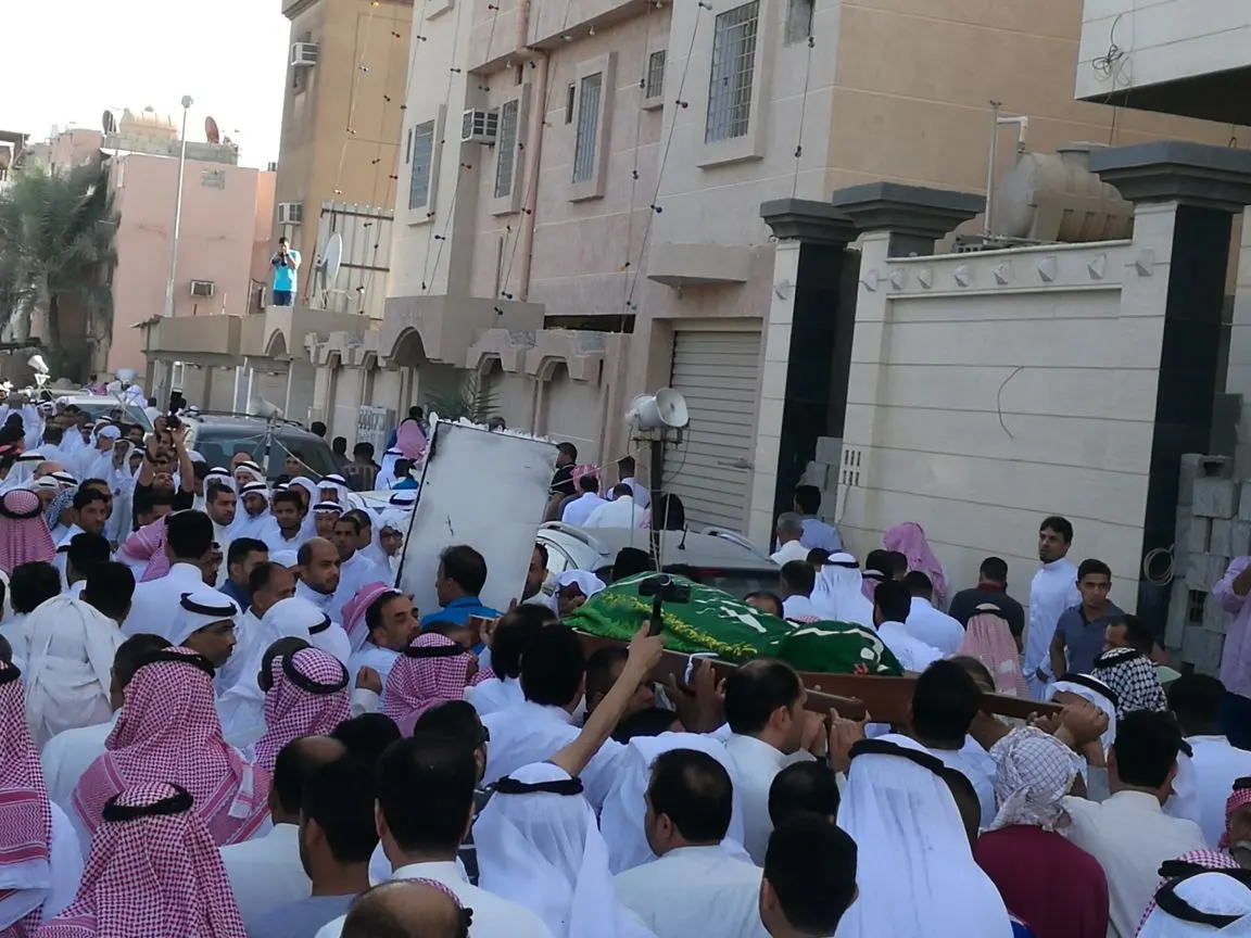 بالصور.. القطيف تودع شهاب