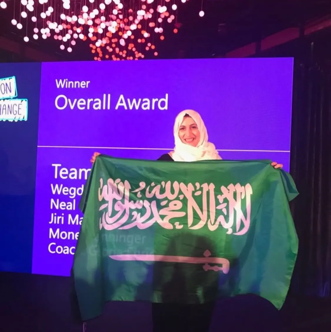 العوامية.. الفرج تفوز بالجائزة الكبرى في أكبر حدث تعليم لمايكروسوفت