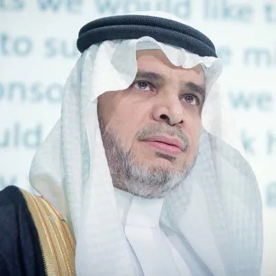 العوامية.. وزير التعليم يهنىء الفرج بفوزها بجائزة منتدى مايكروسوفت العالمي