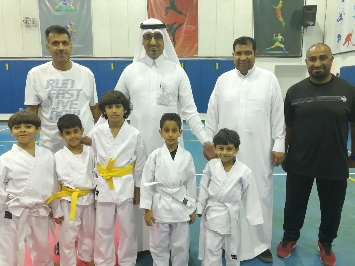 مدير إدارة النشاط الطلابي بتعليم الشرقية يزور نادي الحي بالقطيف ويشيد بأنشطته