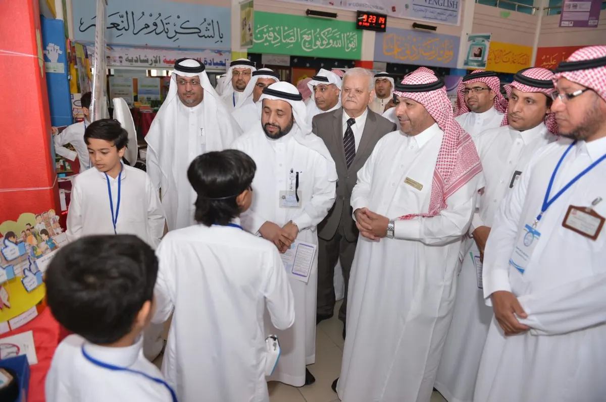 بالصور.. مدير تعليم الشرقية يرعى الملتقى الإرشادي الأول بالقطيف