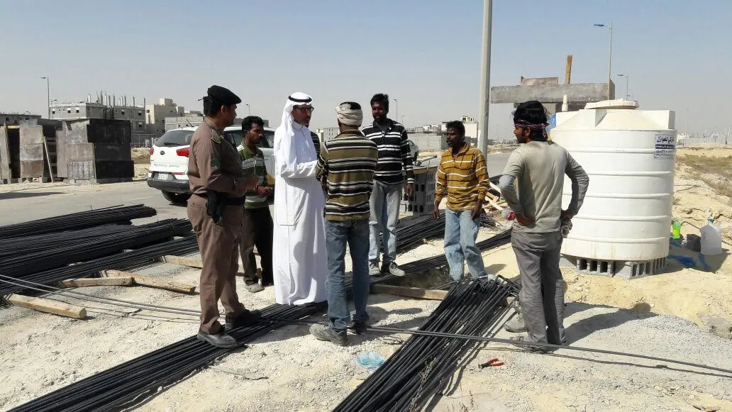 القطيف..ضبط عمالة منزلية تعمل لحسابها الخاص في مواقع تحت الإنشاء