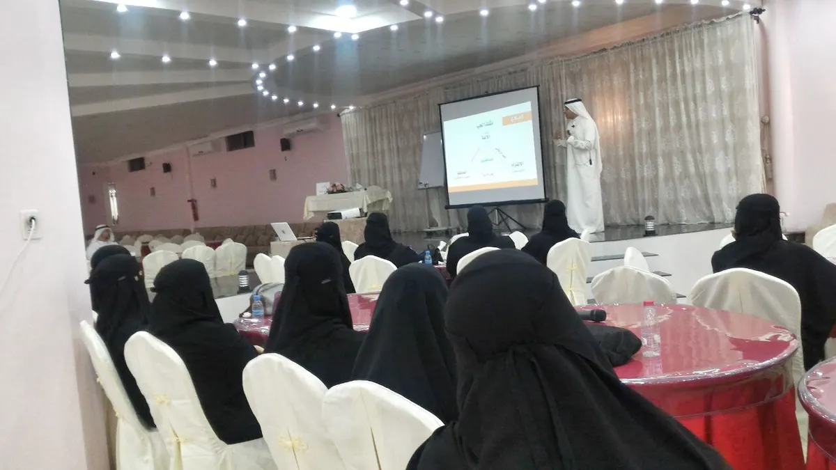 العوامية..الحايك يجمع 40 رجلاً وسيدة في «مثلث الحب»