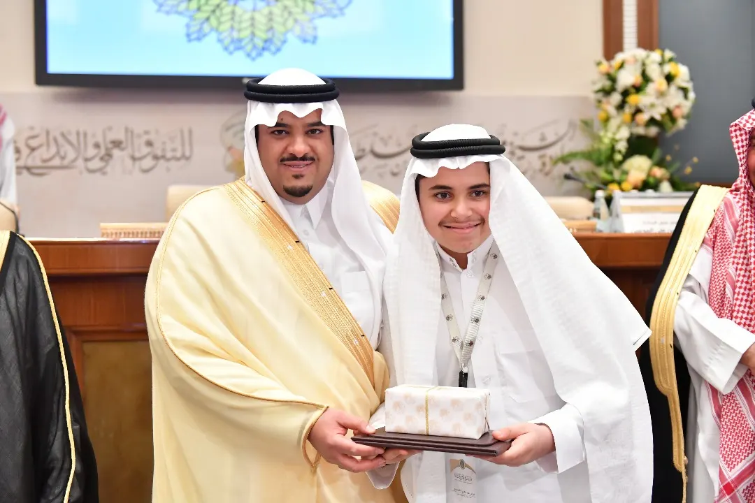 نائب أمير منطقة الرياض يكرم «الشماسي» لفوزه بجائزة الشيخ محمد بن صالح بن سلطان