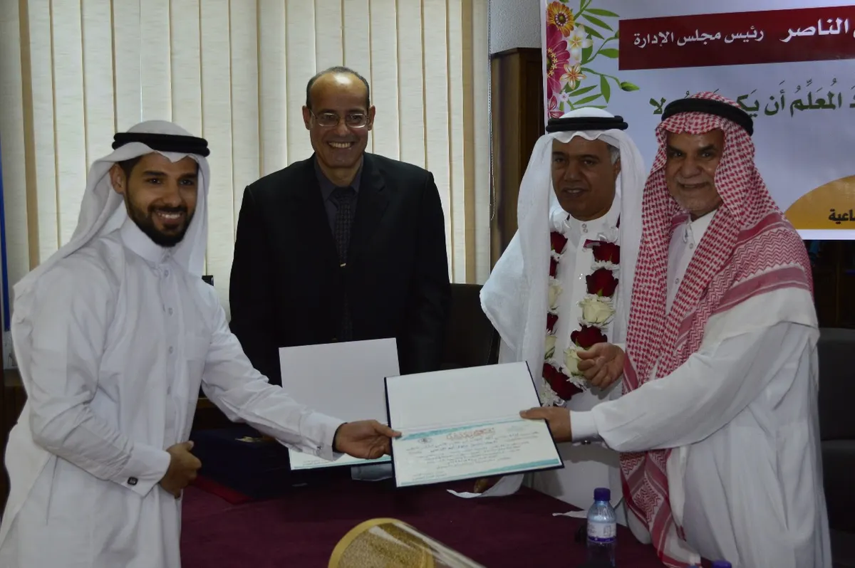 الناصر يكرّم المعلمين المتميزين في مجمع مدارس الخط بالقطيف