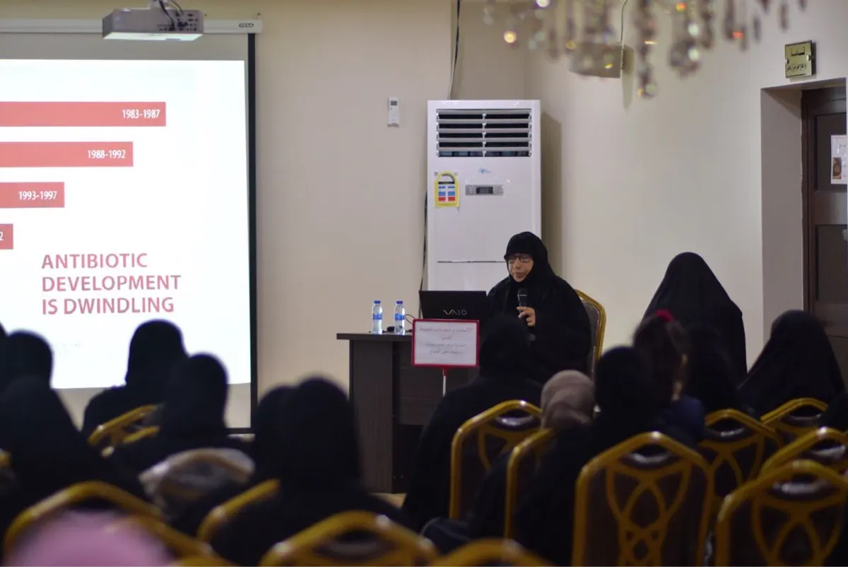 جزيرة تاروت.. الحجاج تكشف العلاقة بين الالتهابات والمضادات الحيوية