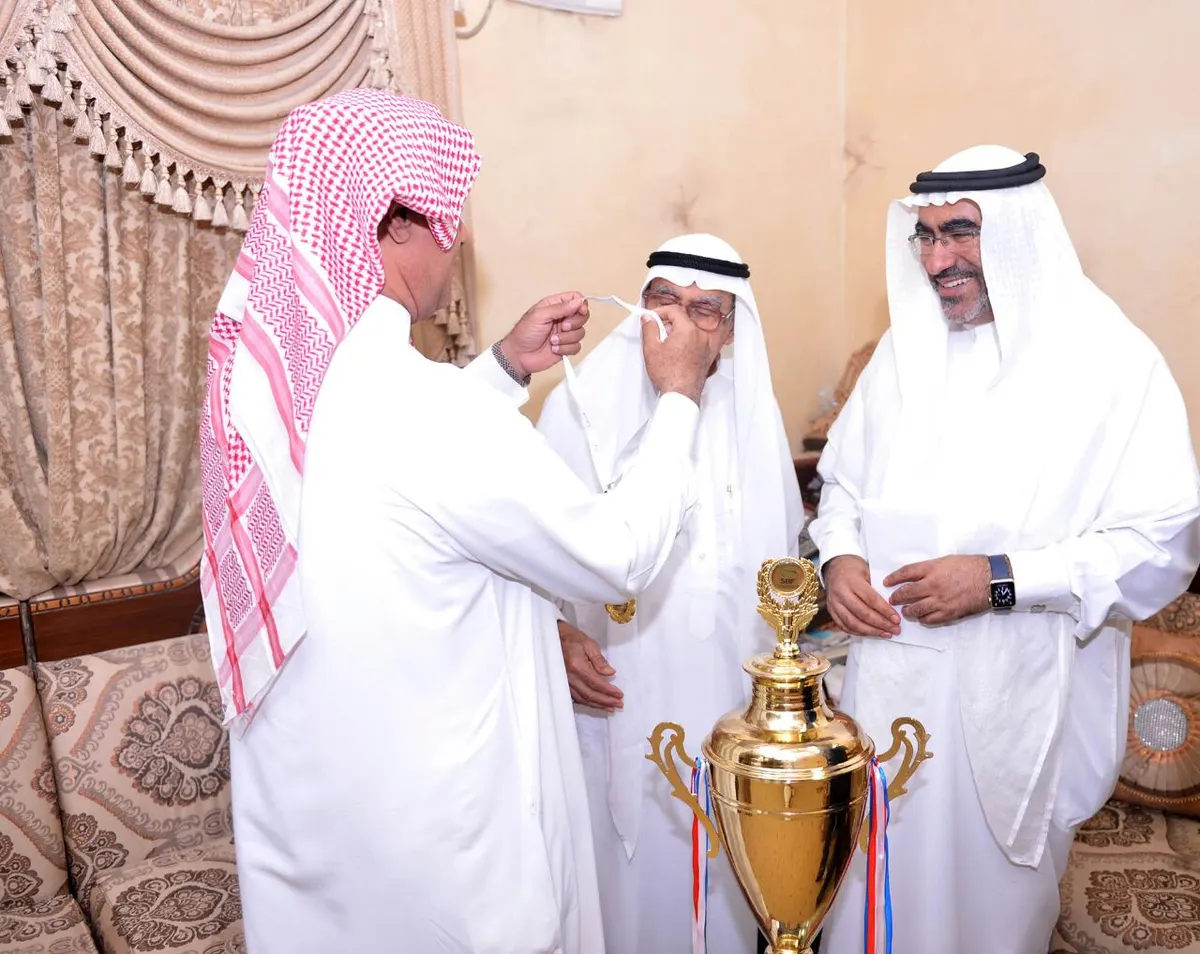كبار سلة مضر يهدون الكأس للحاج الخاطر