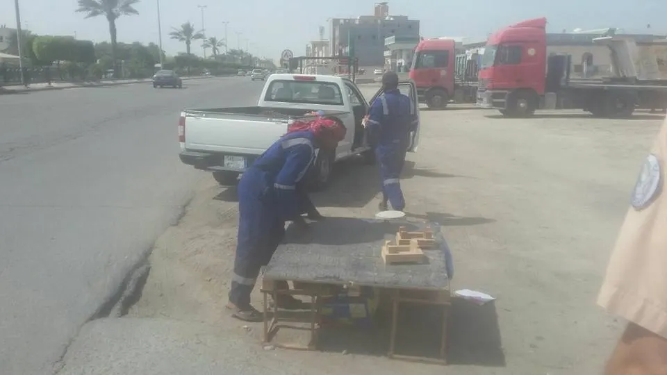 سيهات.. البلدية تزيل 20 مبسطاً عشوائياً