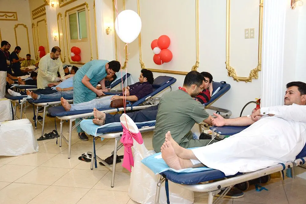 الأوجام.. 349 متبرعاً يشاركون «إمام الحياة» بدمهم