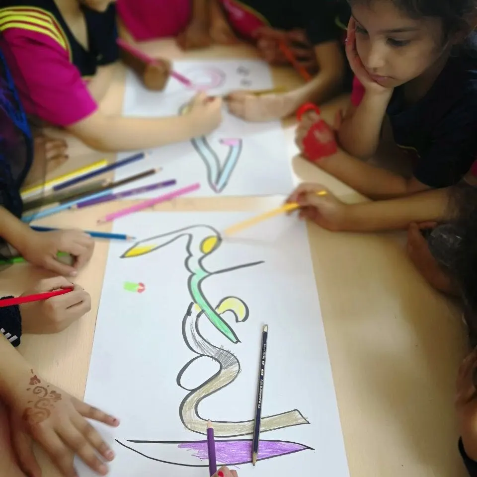 القطيف.. سيدات يصفن ما يتعرض له المعلم بـ«المهزلة»