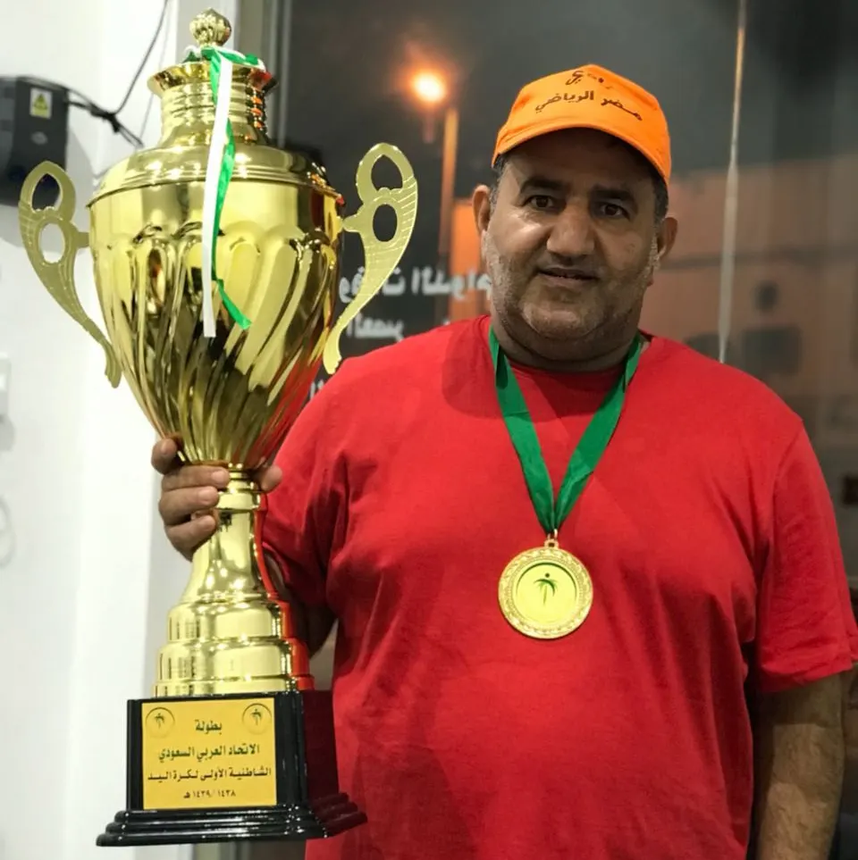 مضر بطلًا لشاطئية كرة اليد في بداية انطلاقها