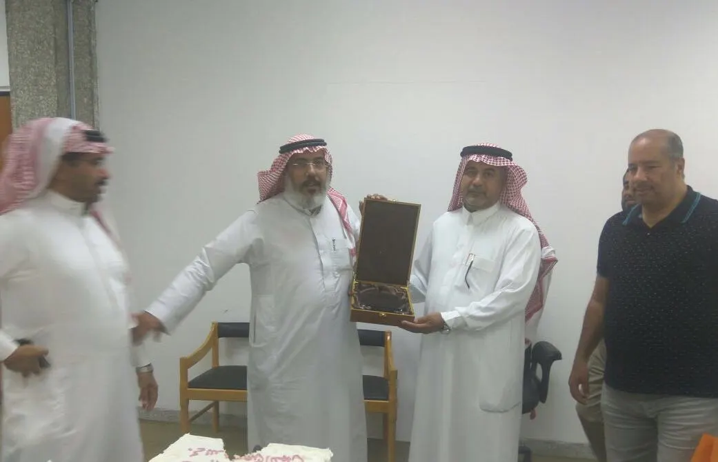 «العلوان» من موظف أمي بلا مؤهلات.. إلى مدير وأمين مكتبة الملك فهد 40 عامًا