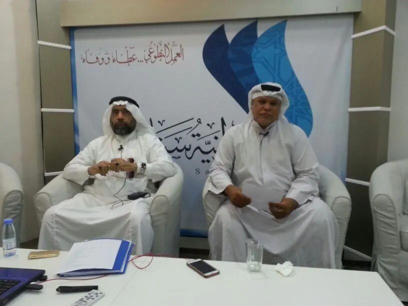 التاروتي يطالب بتعليم الطفل اللغات الثنائية في سن مبكرة
