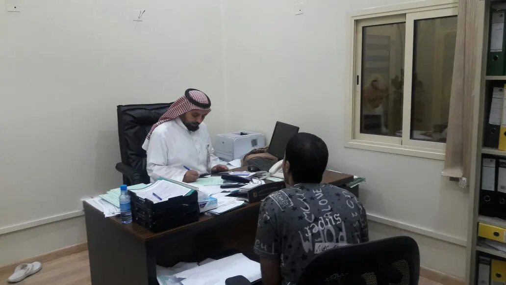 حملة تفتيشية تضبط مخالفات لقرار التوطين بالقطيف