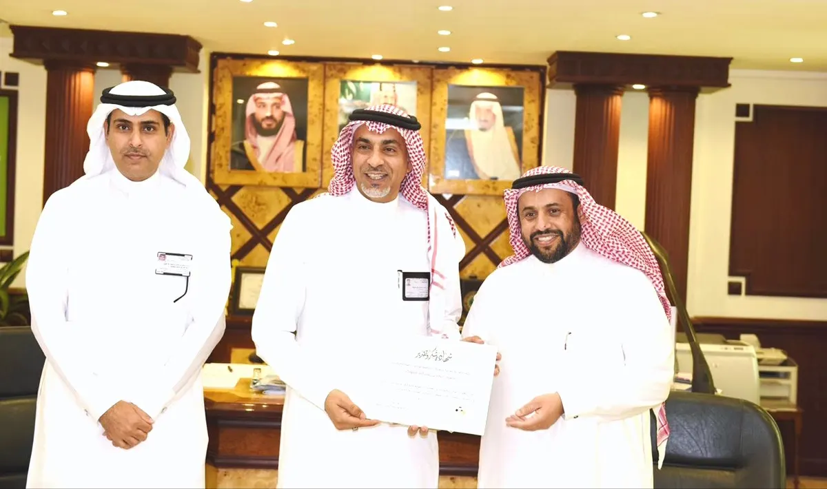 بعد حصوله على أفضل إنجاز.. «السويكت» على منصة التكريم