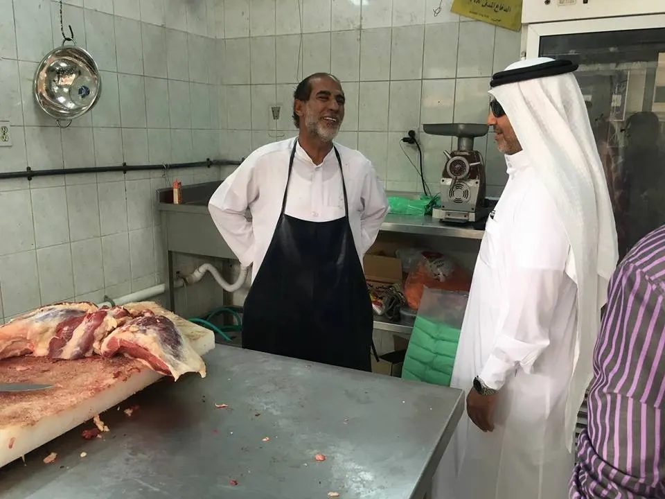 بلدية القطيف تكلف 22 مراقباً للإشراف على المحلات التجارية والمطاعم في رمضان