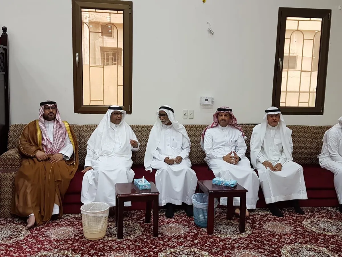 محافظ القطيف ومدير عام الشؤون الصحية بالمنطقة الشرقية يعزيان أسرة شعبان