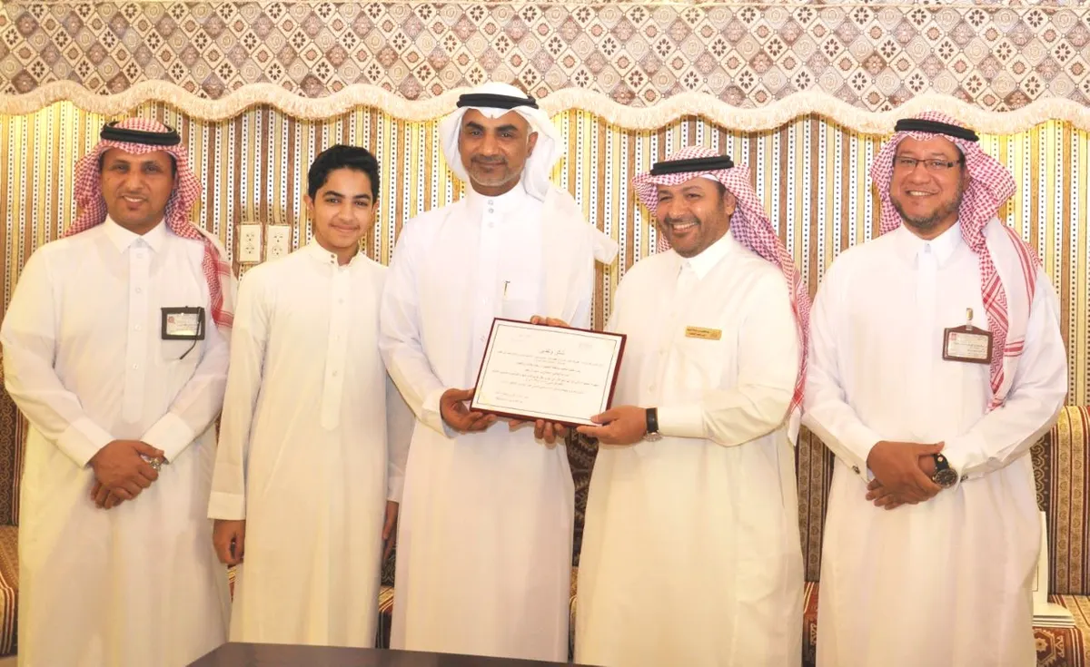 مدير تعليم القطيف يكرّم منسوبي «وفاء» لحفل ذوي شهداء الواجب وأبناء المعلمين المتوفين