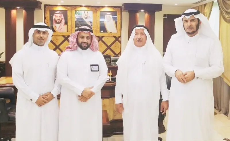 احتياجات محافظة القطيف التعليمية على طاولة مدير عام تعليم الشرقية