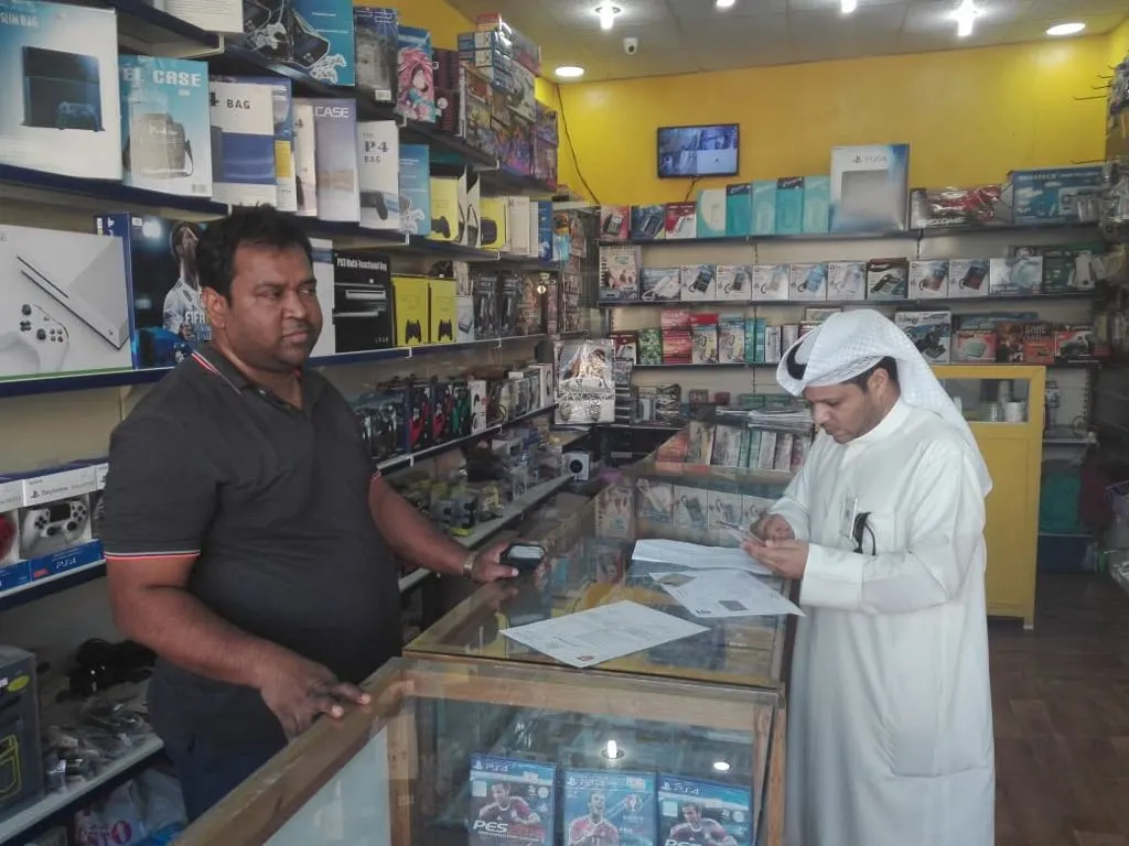 عمل القطيف يضبط 69 مخالفة للمادة 39 خلال شهر رمضان.. شاهد الصور