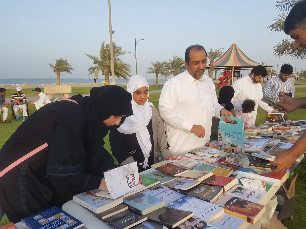 «أحلام أنثى» و«معارف مقروءة» في بسطة شاطئ الغدير