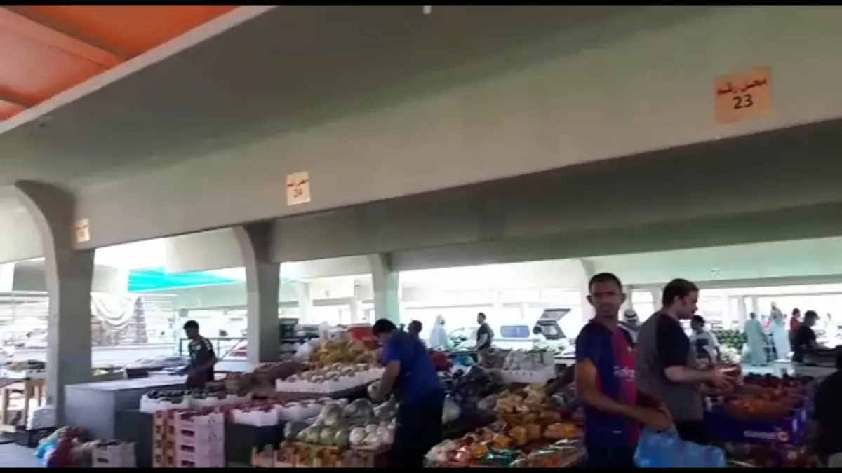 بناء سوق النفع العام يرخي ركاب باعة الخضار في سوق الخميس