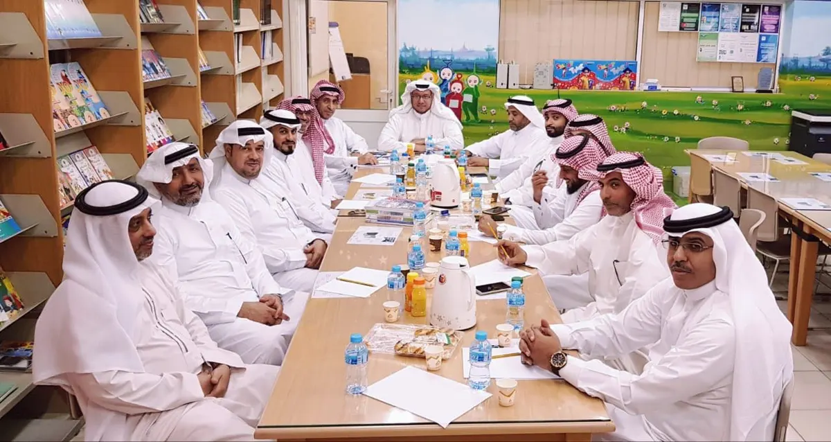 بخطط إرشادية.. توعية وتحصين 100 ألف طالب في القطيف