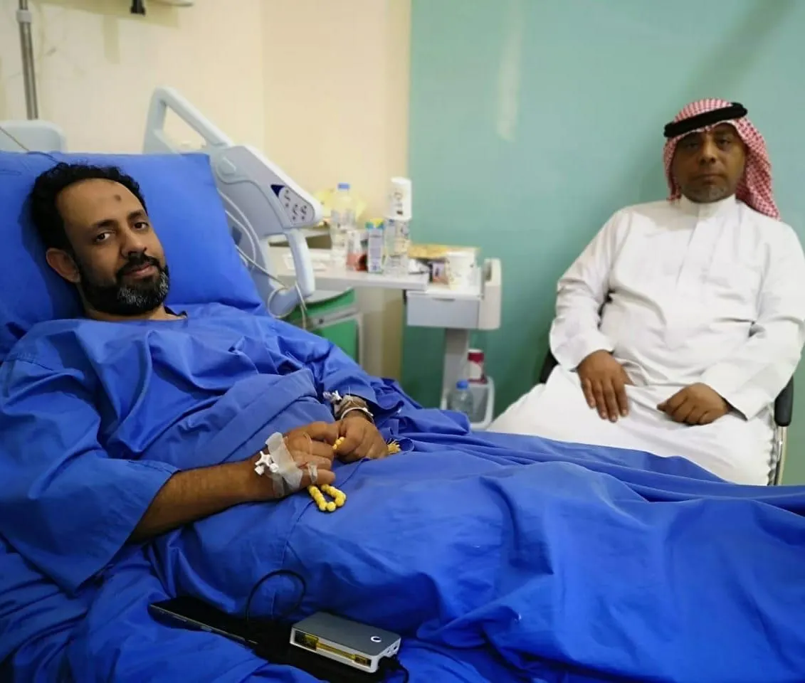 بعد 3 أعوام من التفجير.. 4 ساعات تنهي معاناة «الخاطر» من شظية في الفقري