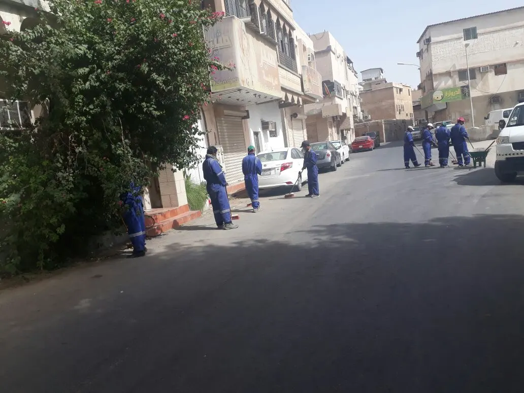 بلدية عنك: إغلاق 58 محلًا وإتلاف 1266 كجم مواد غذائية غير صالحة للاستهلاك