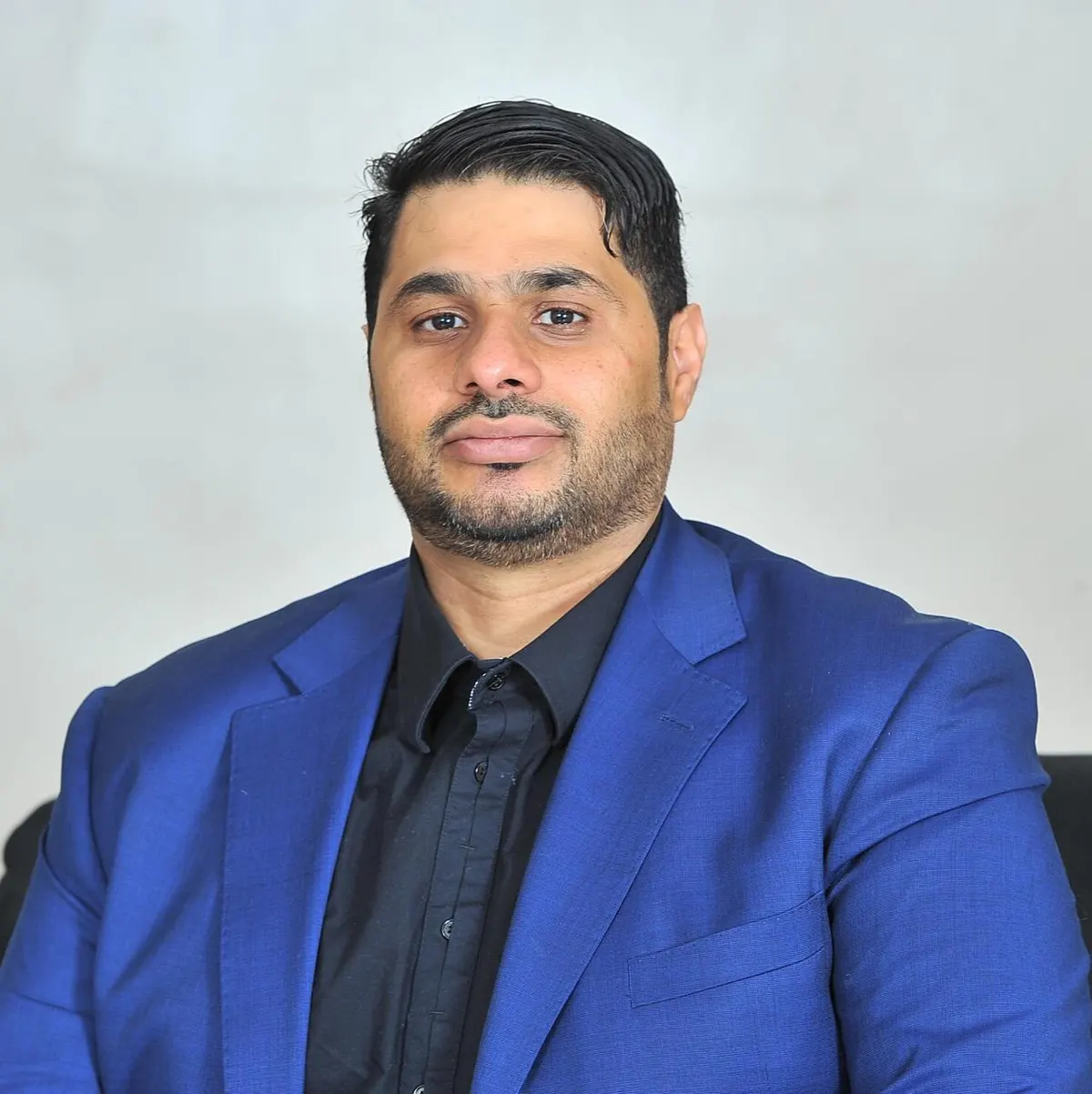 عباس محذرًا: الهدايا والأموال طُعم لسرقة المعلومات والابتزاز