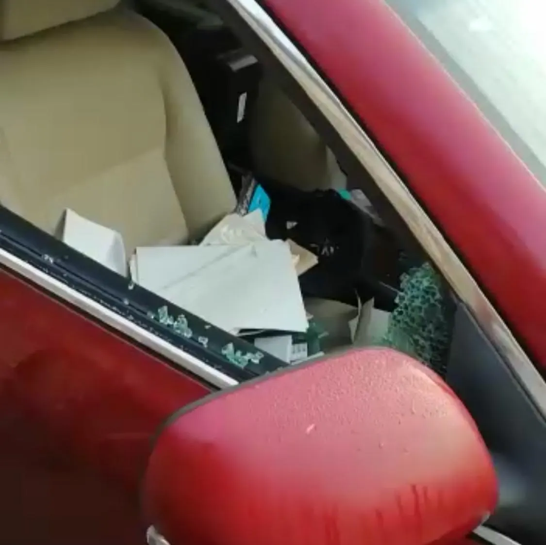 تحطيم وسرقة مركبات في الجارودية