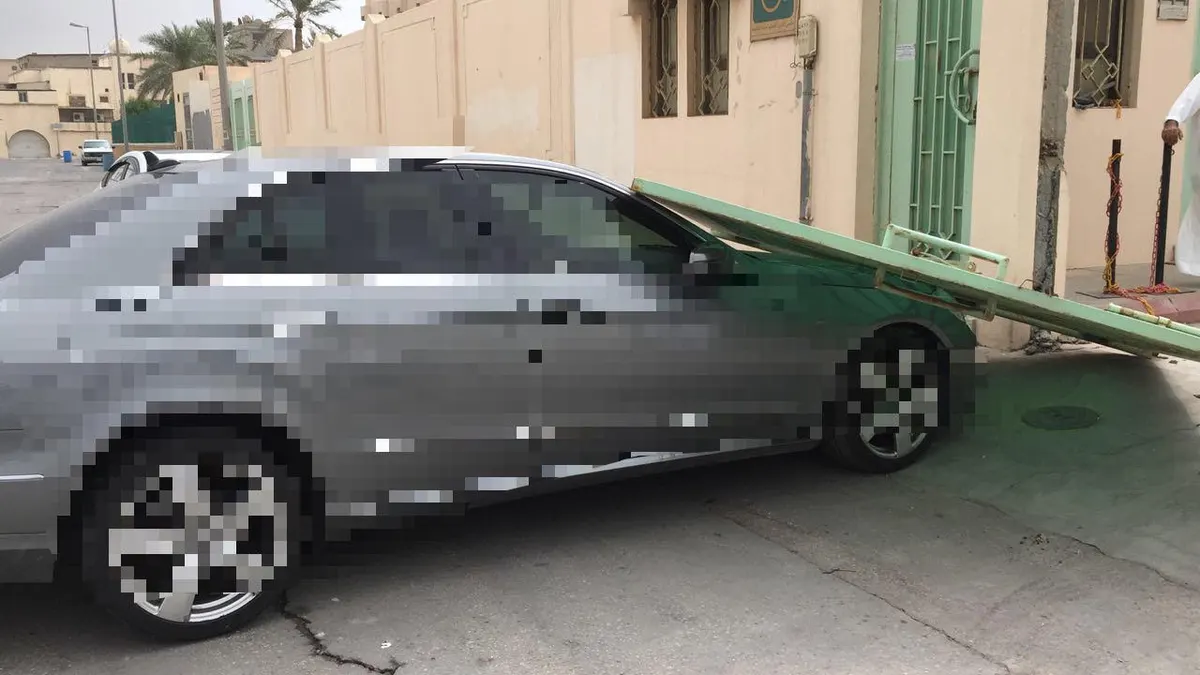 القطيف: سقوط بوابة مدرسة على سيارة «وكيل» وإصابة طالب