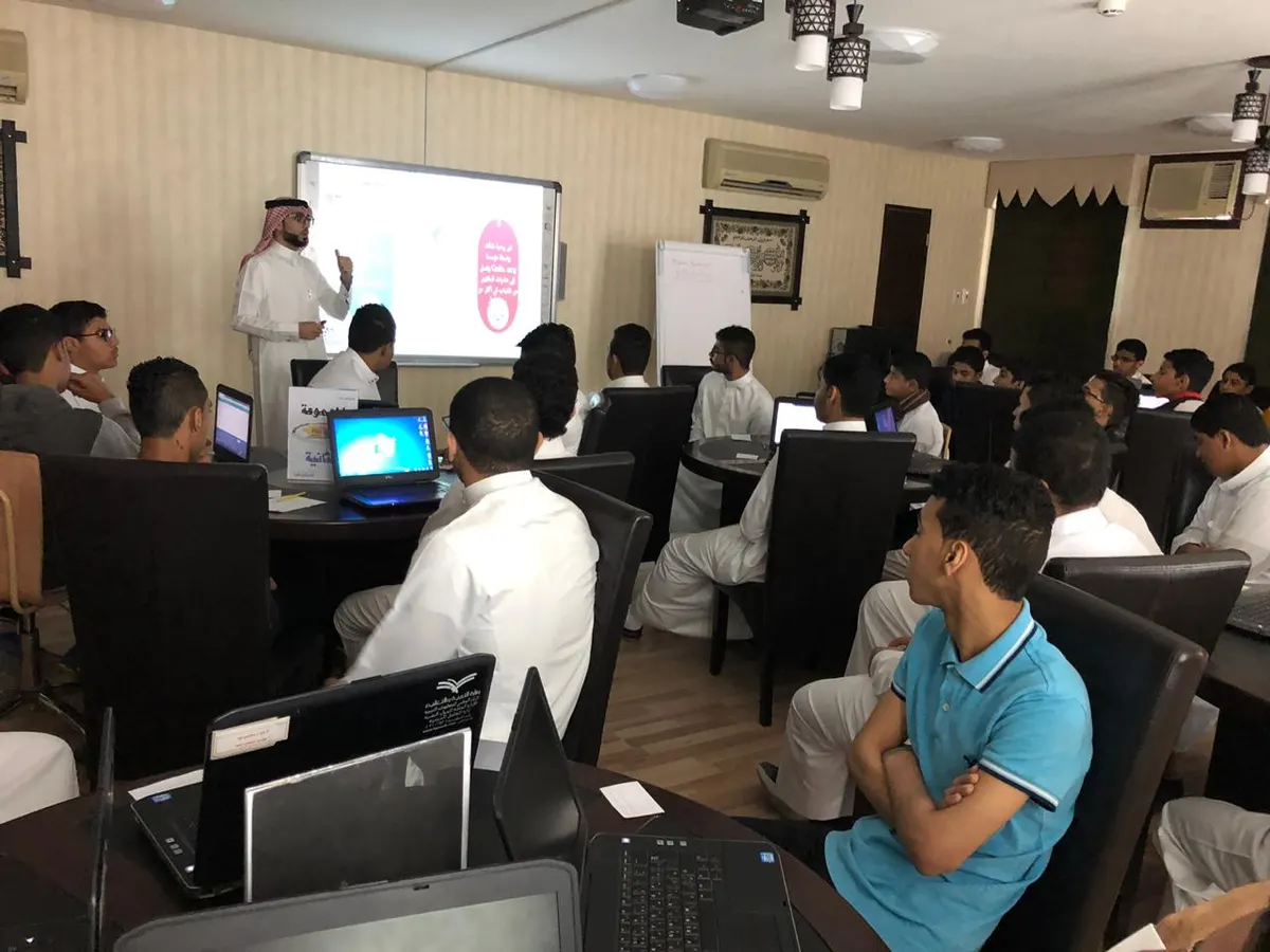 ساعة البرمجة.. مبادرة عالمية تستهدف أكثر من 1000 متدرب بالقطيف