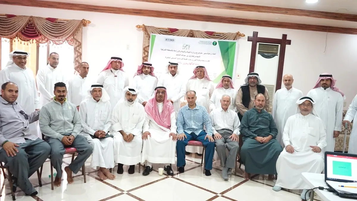 30 مزارعًا يكافحون ذبابة الفاكهة في القطيف