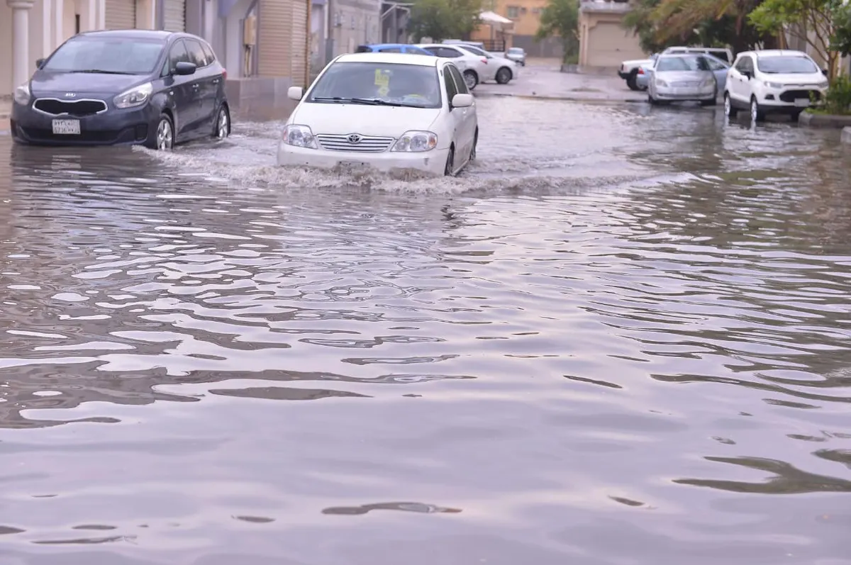 بالصور.. أمطار الخير تعُم محافظة القطيف