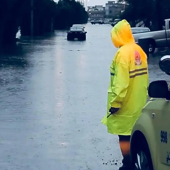 انتشار ميداني لفرق الدفاع المدني في القطيف.. لمواجهة الأمطار