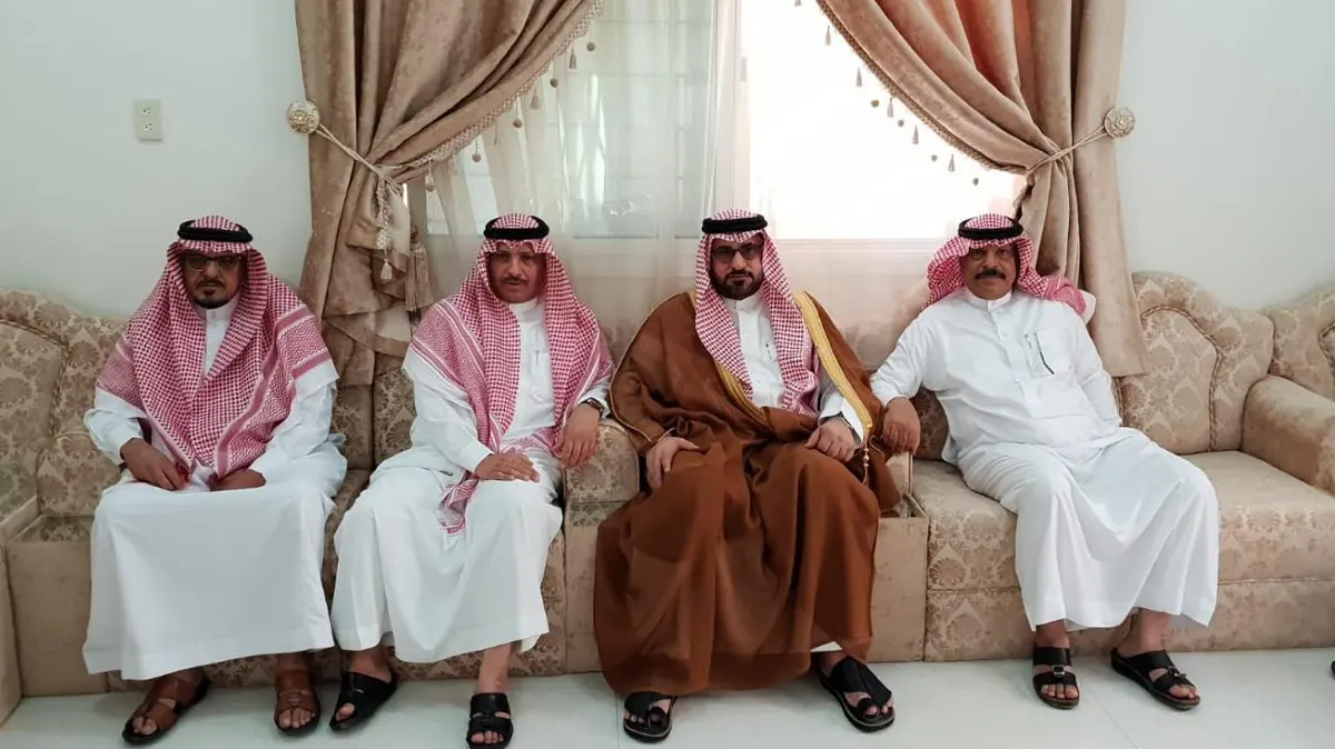 عنك.. الصفيان يقدم واجب العزاء لأسرتي البقران والكحيلي
