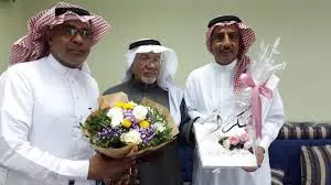 في سيهات.. كبيش يفاجئ المعلم العوامي بتكريم خاص