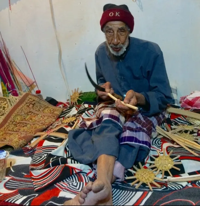 من القطيف إلى الرياض.. العسيف أكبر حرفيي الجنادرية يكشف أسرار «السلال»